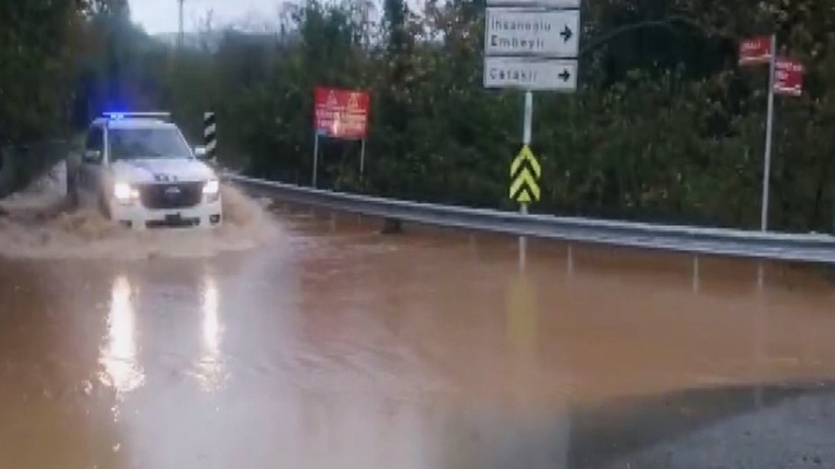 Şile'de Şiddetli Yağış Hayatı Felç Etti: Dereler Taştı, Ulaşım Durdu