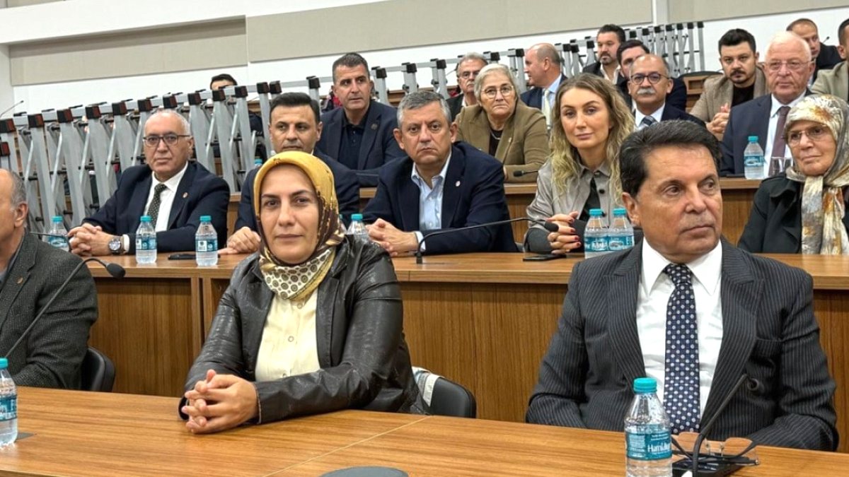 Özgür Özel'den Halk TV Tepkisi: İktidarın Çaresizliği ve Bizim Başlangıcımız