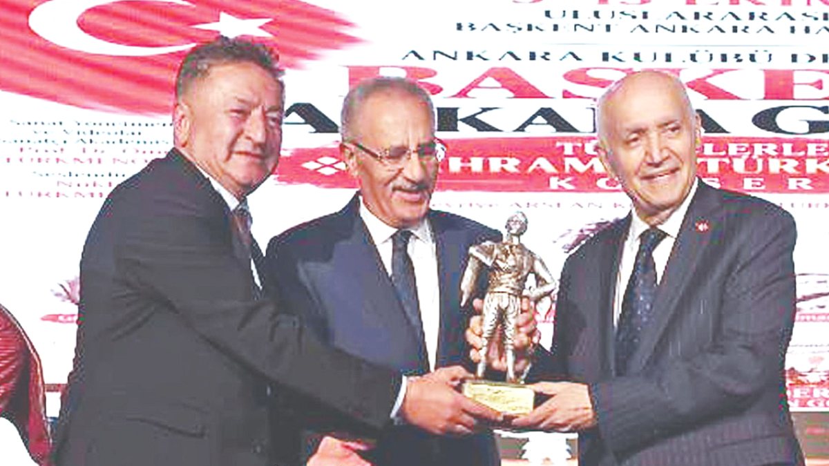 Ankara'nın Değerlerine Saygı: Gazeteci Saygı Öztürk'e Ödül