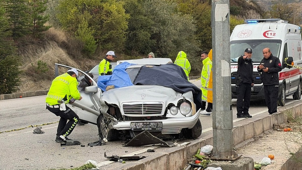 Burdur'da Trafik Kazası: Takla Atan Otomobilde 1 Can Kaybı, 4 Yaralı