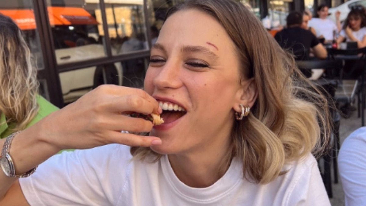 Serenay Sarıkaya'dan Restoran Sürprizi: Tanışma İsteği Şaşırttı