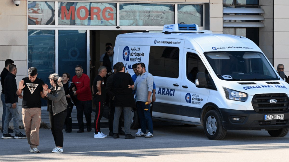 Antalya'da Turnuva Öncesi Beklenmedik Vefat: Eski Futbolcu Hayatını Kaybetti