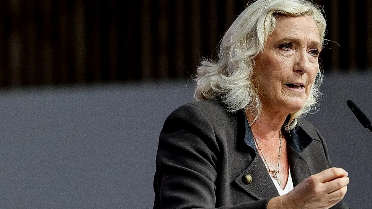 Fransa'da Kaos Le Pen'e Yaradı: Anketlerde Yükseliş Sürüyor