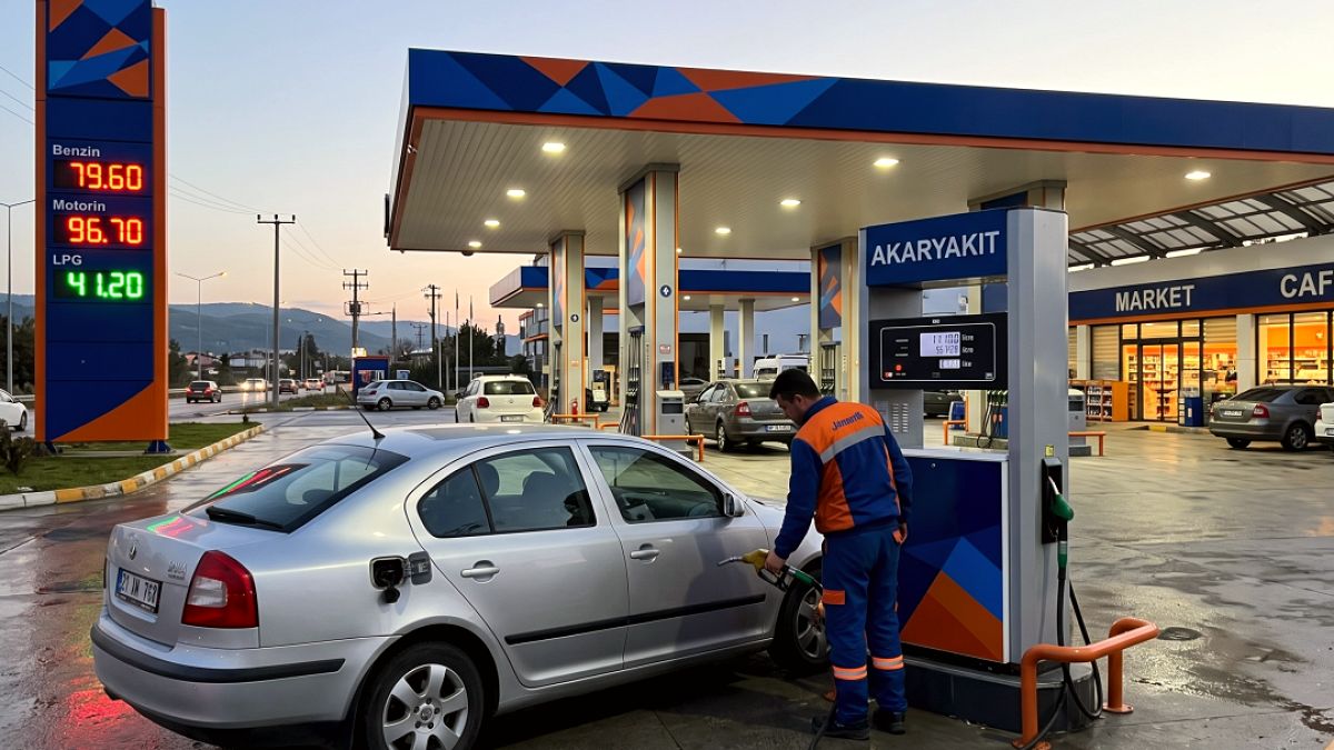Benzin Fiyatlarında Sürpriz İndirim: Pompa Fiyatları Güncellendi