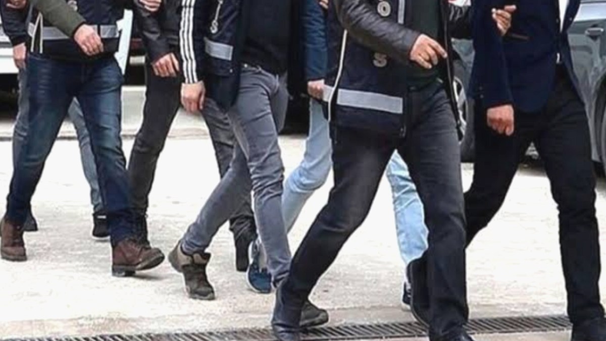 Mersin Odaklı Operasyon: 20 Kişi Kaçak Tütün Ticareti Suçlamasıyla Tutuklandı