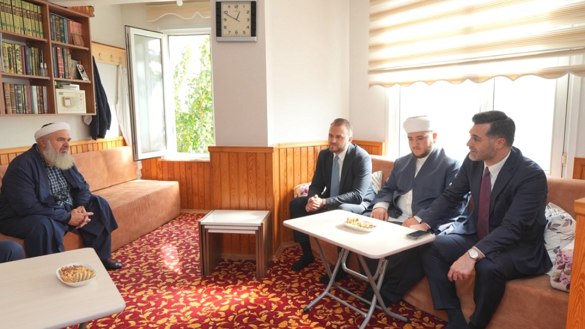 Üsküdar'da Yeni Başkanvekili İlk Ziyaretini İsmailağa Cemaati'ne Yaptı