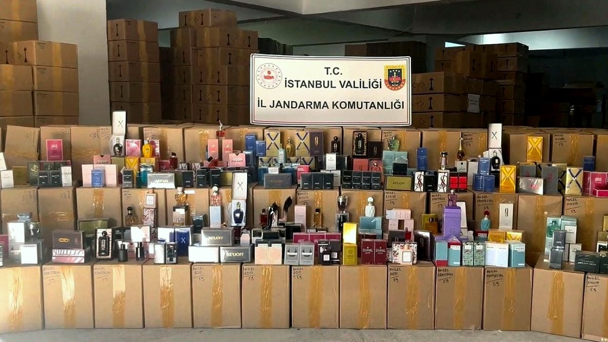 Bayrampaşa'da Devasa Sahte Parfüm Operasyonu: 350 Milyon Liralık Vurgun Önlen</h2>