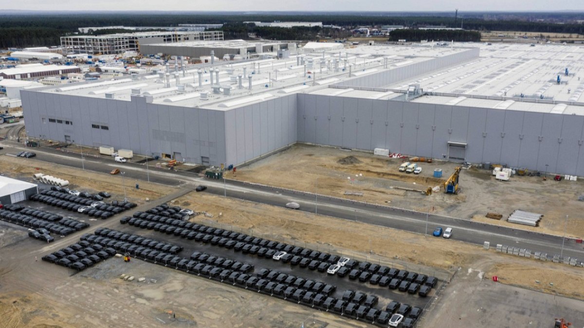 Tesla'dan İnsansı Robot Optimus İçin Seri Üretime Geçiş Hamlesi