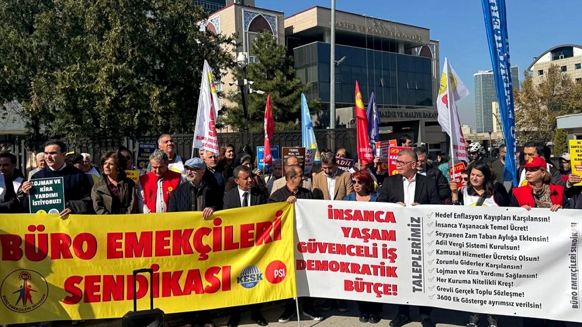 Memurlar Bütçeye Tepki Gösterdi: Servet Transferi Eleştirisi