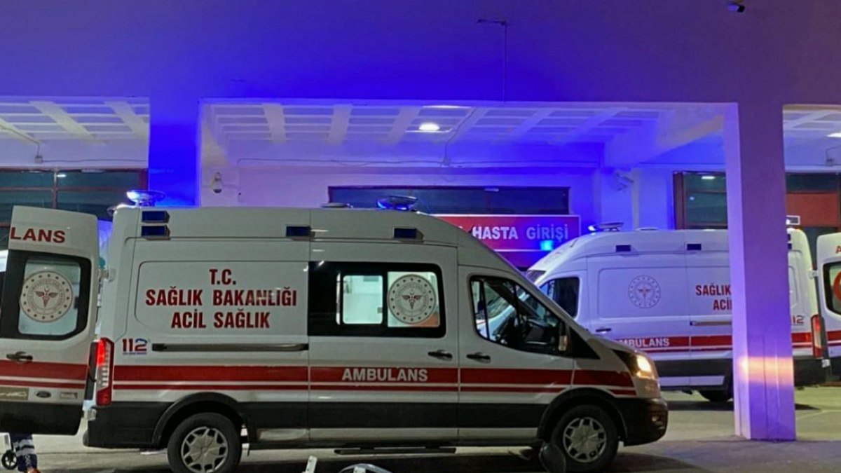Çorum'da Kavşakta Korkunç Kaza: Ambulans ve Otomobil Çarpıştı, 6 Yaralı