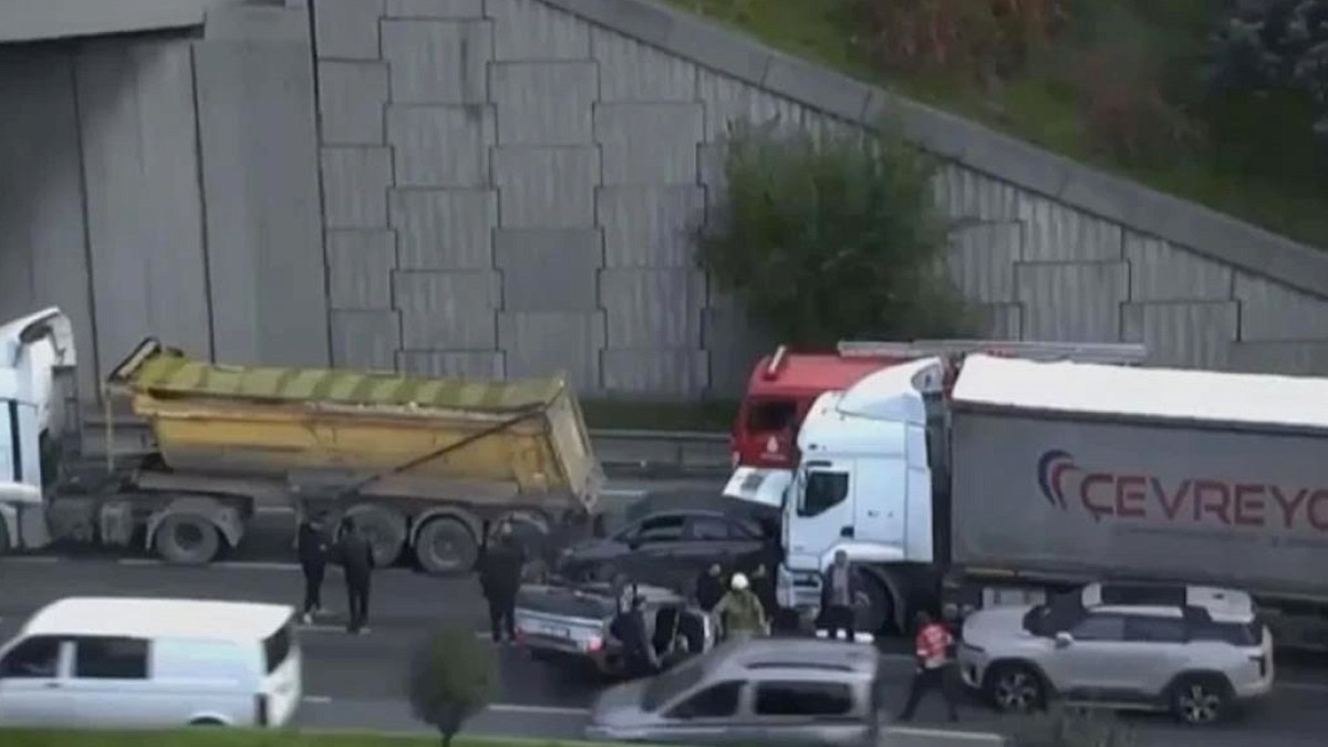Bağcılar'da Feci Zincirleme Kaza: Çok Sayıda Yaralı, Trafik Felç