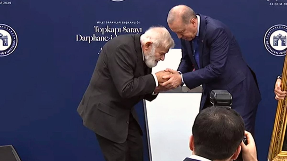 Erdoğan'dan Sadettin Ökten'e El Öptürmeme İncidenti: Topkapı Sarayı'nda Dikkat Çeken An