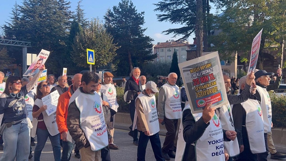 Emekliler İnsanca Yaşam ve Ücretsiz Sağlık Hakkı İstiyor