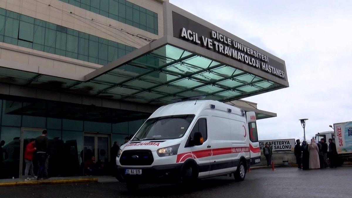 Diyarbakır'da Kanlı Tartışma: Bacaklarından Vurulan Şahıs Hayati Tehlike Yaşıyor