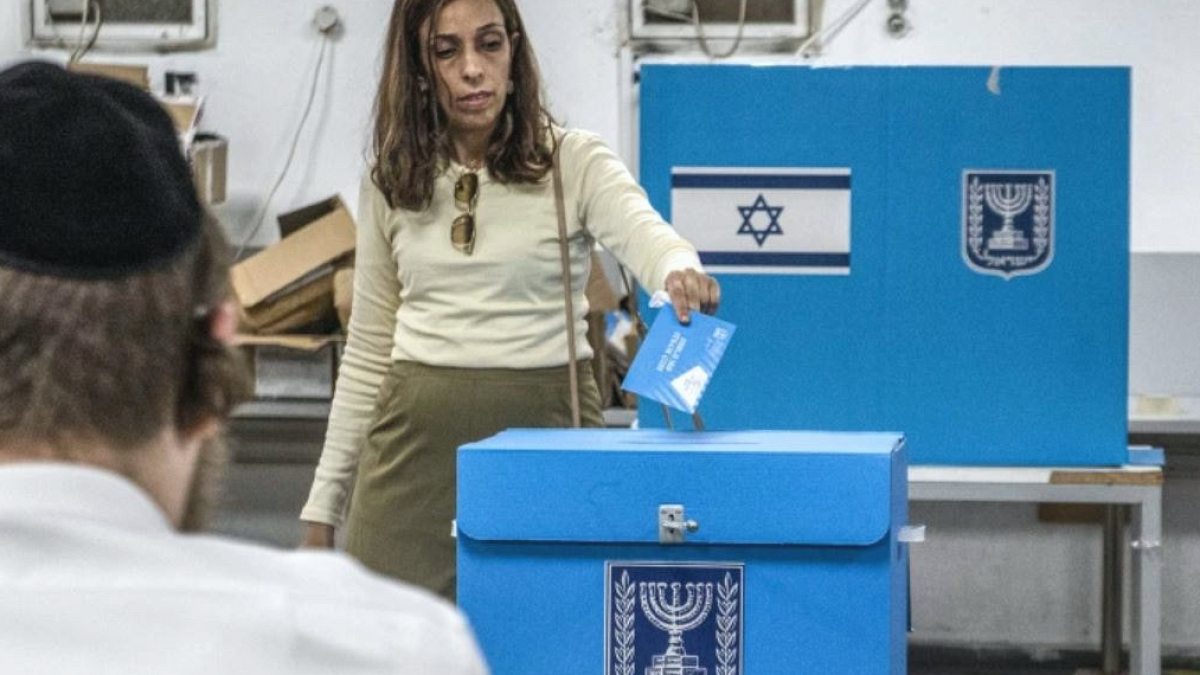 İsrail'de Kritik Seçim Sonuçları: Netanyahu Hükümeti Çoğunluğu Kaybediyor Mu?