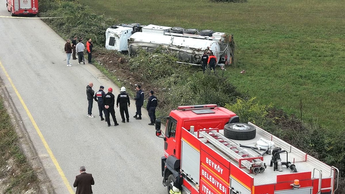 Düzce'de Benzin Tankeri Devrildi: Organize Sanayide Elektrik Kesintisi