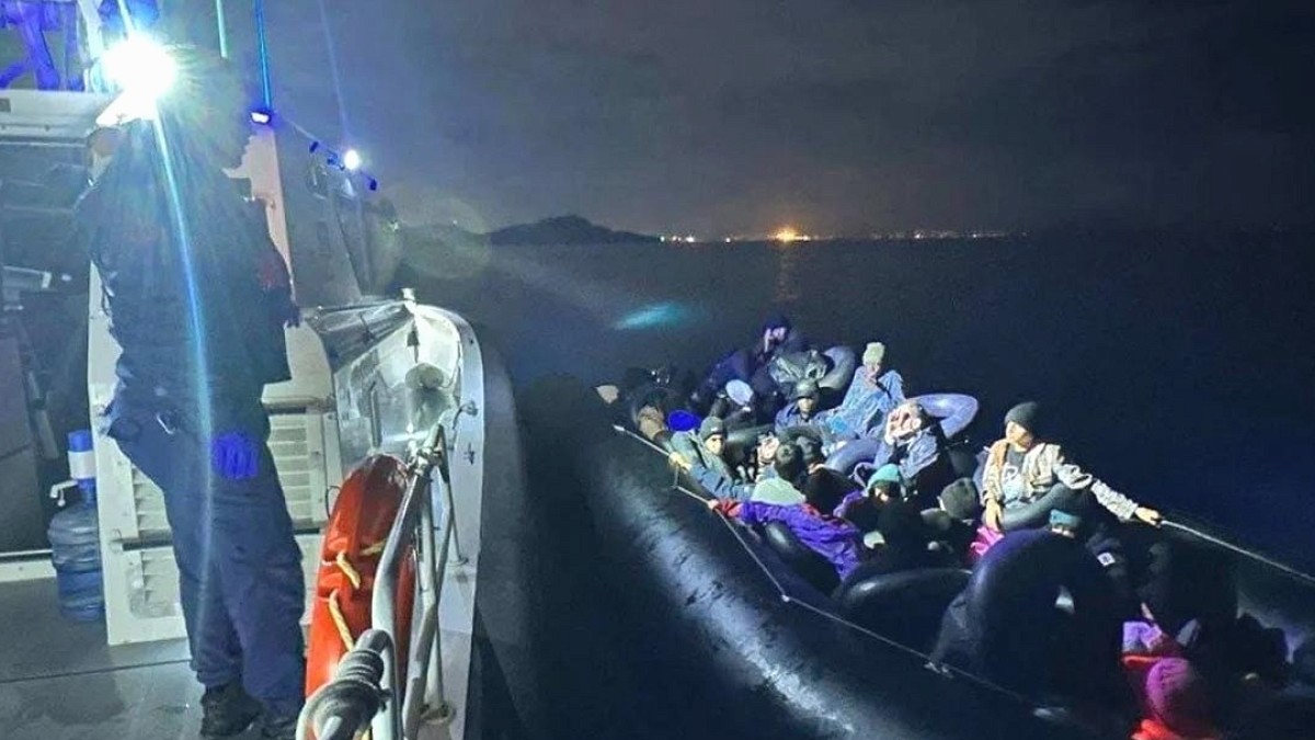 İzmir'de Sahil Güvenlik Operasyonu: 111 Düzensiz Göçmen Kurtarıldı