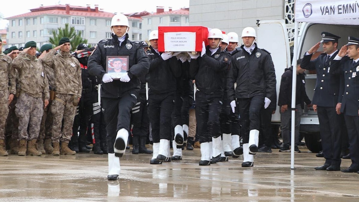 Van'daki Trafik Kazasında Şehit Düşen Polis Ankara'ya Uğurlandı