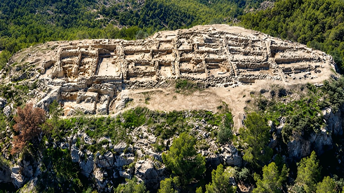 Bronz Çağı'nda Ulaşılmaz Kale: 4000 Yıllık Savunma Surları Şaşırtıyor