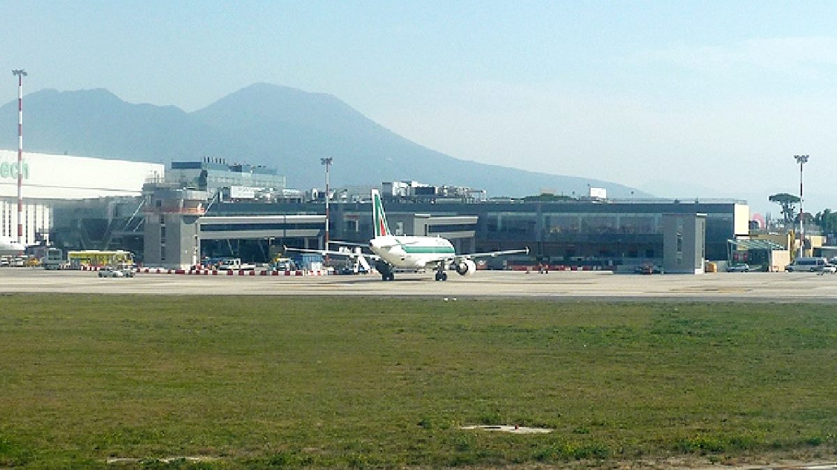 Napoli Havalimanı Pist Yenileme Nedeniyle Bir Ay Kapalı Kalacak