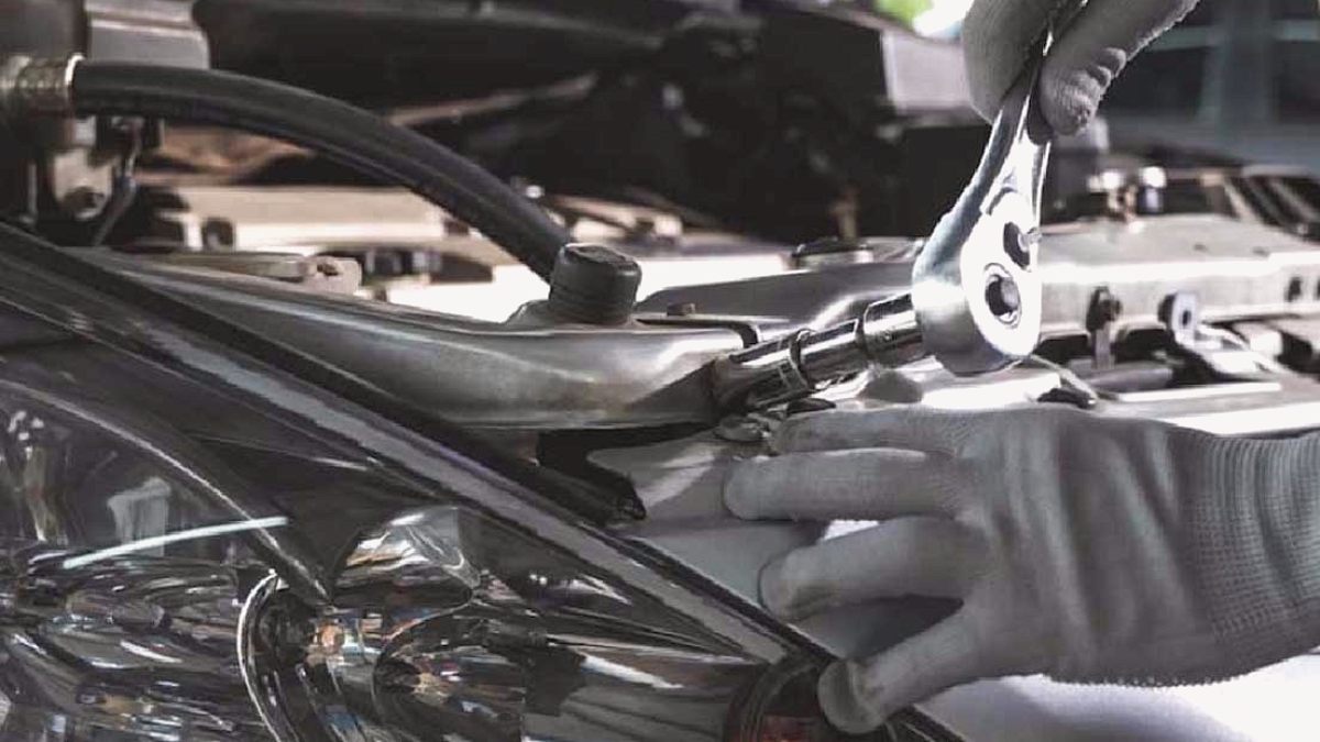 Toyota'dan Dev Adım: Benzinli Motor Teknolojisini Rakiplerine Satıyor