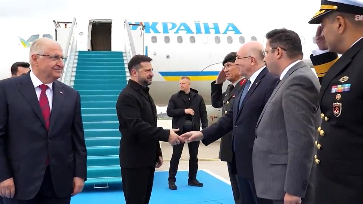 Ukrayna Lideri Zelenski İstanbul'da: Erdoğan ile Kritik Görüşmeler Yapacak