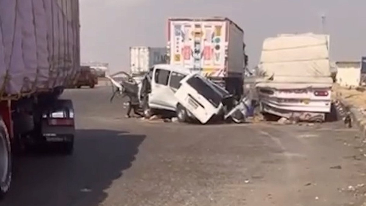 Mısır'da Korkunç Trafik Kazası: 10 Can Kaybı, 24 Yaralı